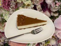 Lotus cheesecake. Zákusky z Ružovej cukrárne Nitra